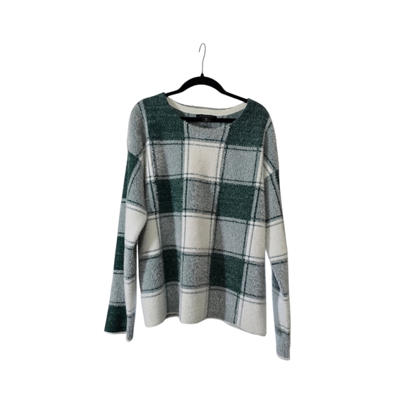 Tahari Sweaters - Womens Green And White Cozy Soft Sweater Size Large